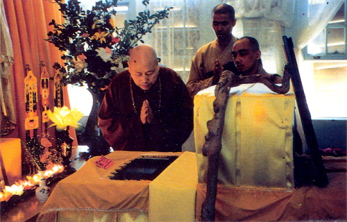 �ŤƦѩM�|�l������M�� - �Ӥ����EIn Memory of the Venerable Master Hsuan Huan - Photographs