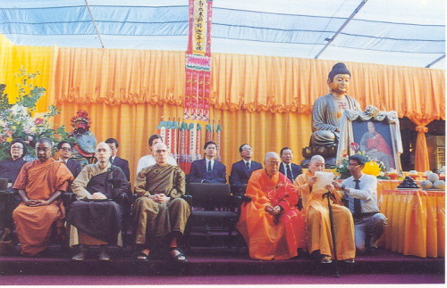 �ŤƦѩM�|�l������M�� - �Ӥ����EIn Memory of the Venerable Master Hsuan Huan - Photographs