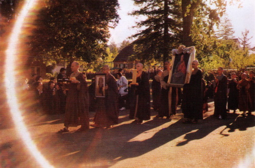 �ŤƦѩM�|�l������M�� - �Ӥ����EIn Memory of the Venerable Master Hsuan Huan - Photographs